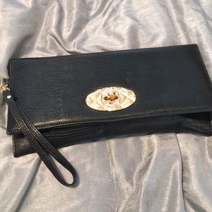 Black clutch